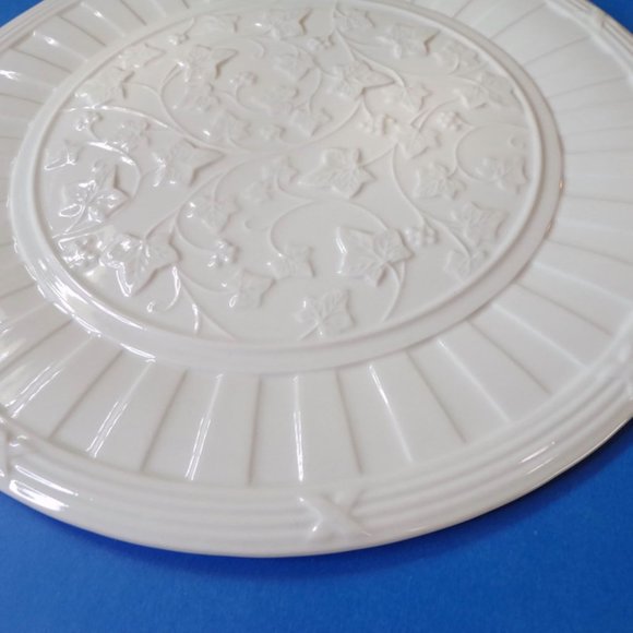 Wedgwood Classic Garden Cake Plate 11" English Earthenware   3134 - Picture 2 of 6